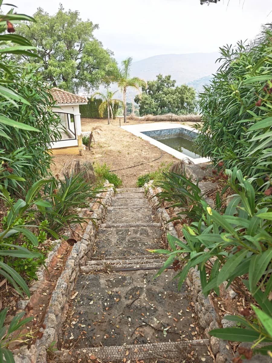 4 soveværelse Villa til salg i La Mairena med swimmingpool garage - € 995.000 (Ref: 10139931)