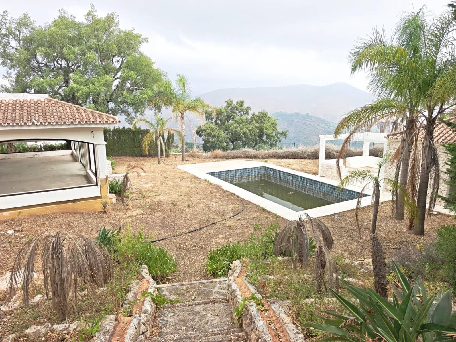 4 soveværelse Villa til salg i La Mairena med swimmingpool garage - € 995.000 (Ref: 10139931)