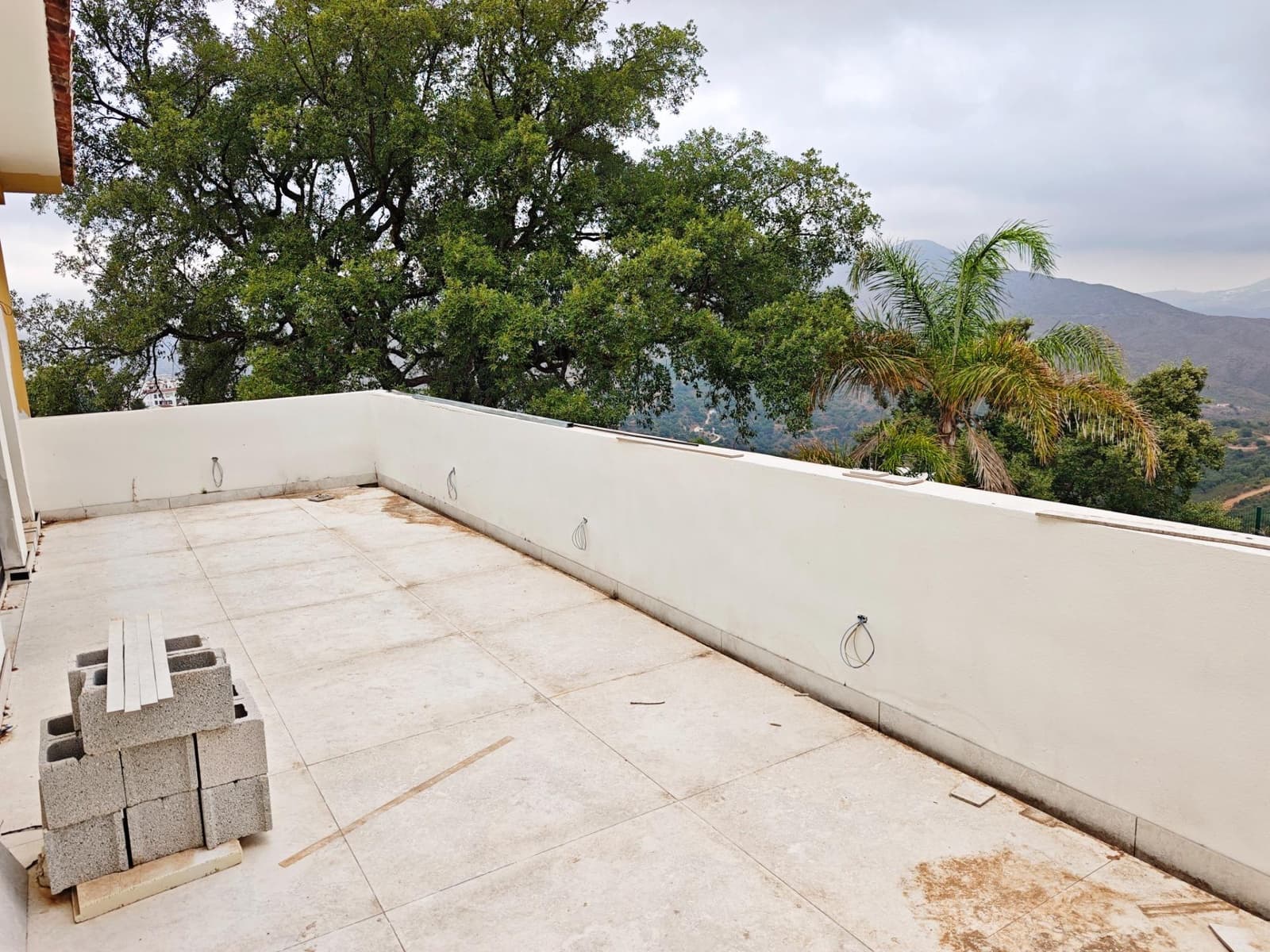 4 soveværelse Villa til salg i La Mairena med swimmingpool garage - € 995.000 (Ref: 10139931)
