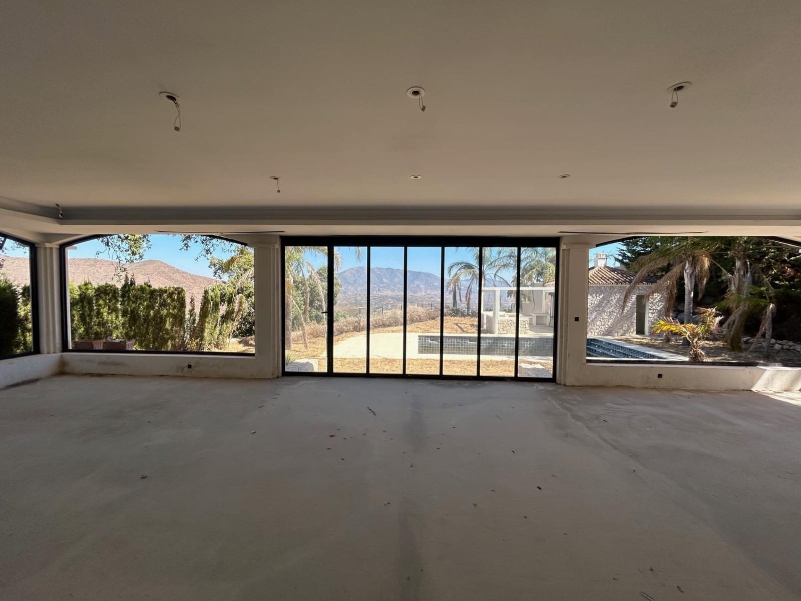 4 soveværelse Villa til salg i La Mairena med swimmingpool garage - € 995.000 (Ref: 10139931)