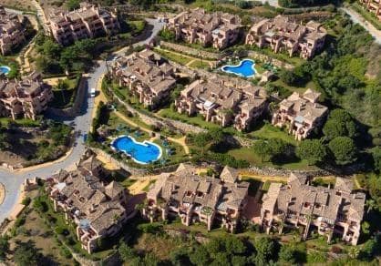 2 soveværelse Lejlighed til salg i La Mairena med swimmingpool garage - € 365.000 (Ref: 10159635)