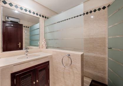 2 bedroom Apartment for sale in La Mairena with pool garage - € 365,000 (Ref: 10159635)