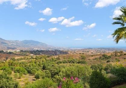 2 bedroom Apartment for sale in La Mairena with pool garage - € 365,000 (Ref: 10159635)