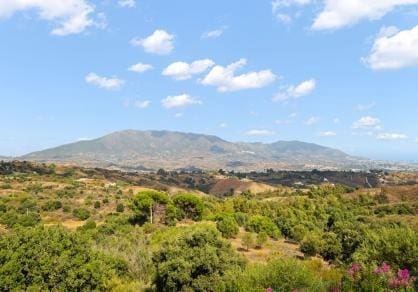 2 bedroom Apartment for sale in La Mairena with pool garage - € 365,000 (Ref: 10159635)