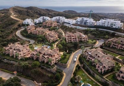 2 soveværelse Lejlighed til salg i La Mairena med swimmingpool garage - € 339.000 (Ref: 10159636)
