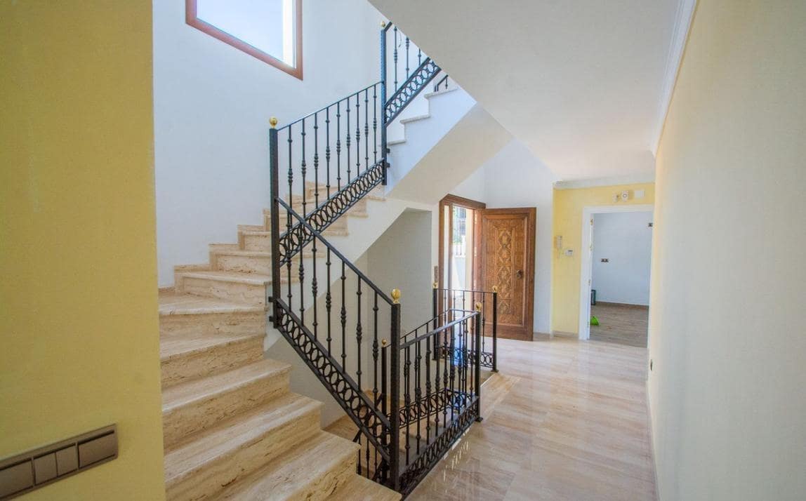 5 sovrum Villa till salu i Mijas med pool garage - 1 350 000 € (Ref: 10159638)