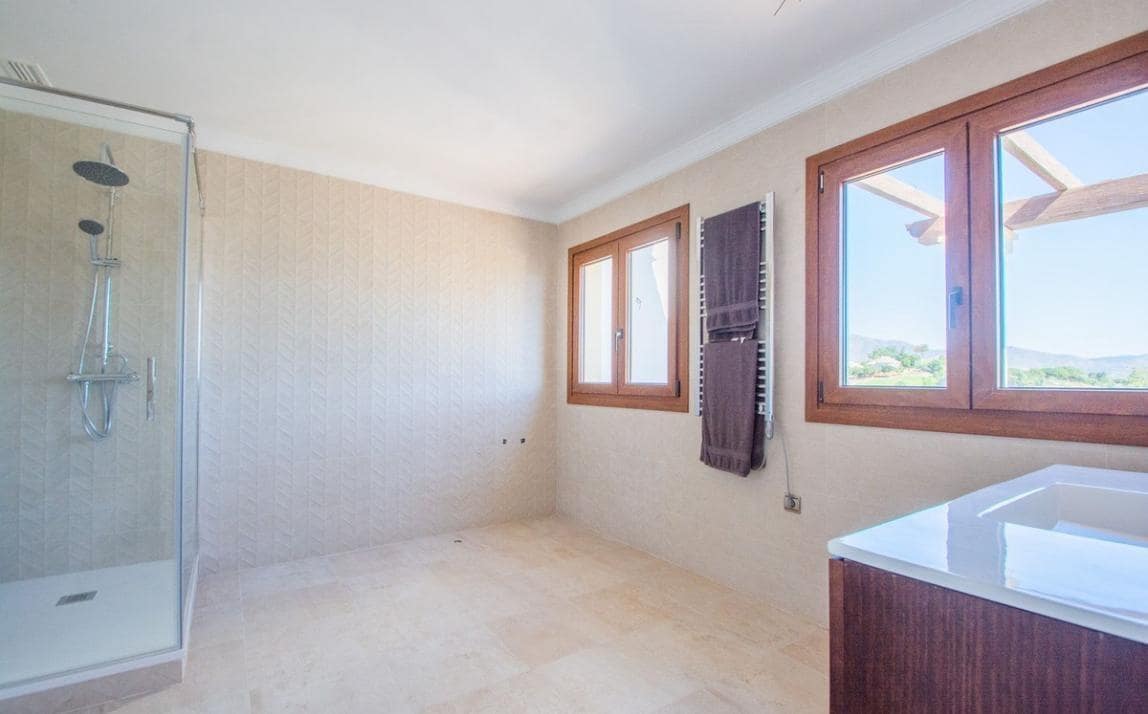 5 sovrum Villa till salu i Mijas med pool garage - 1 350 000 € (Ref: 10159638)