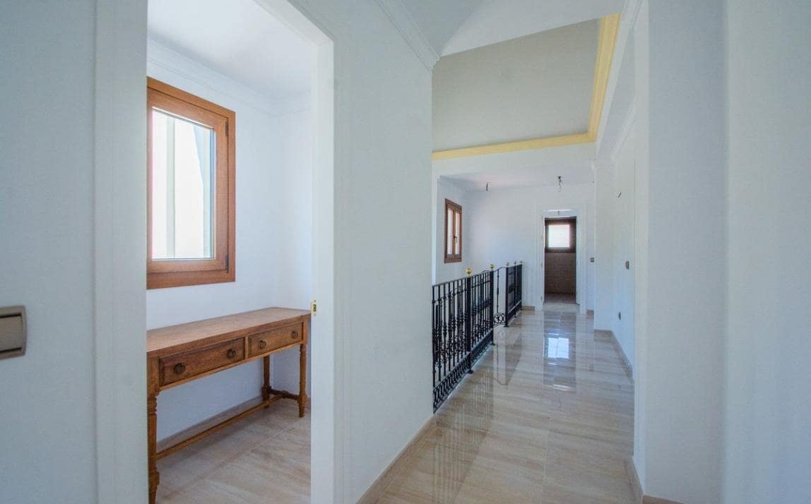 5 sovrum Villa till salu i Mijas med pool garage - 1 350 000 € (Ref: 10159638)