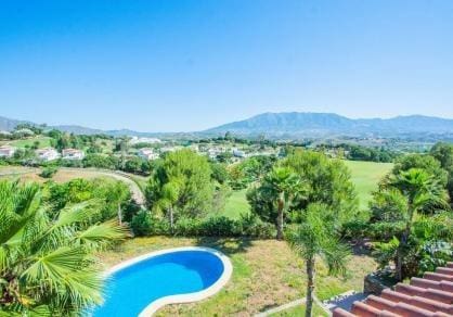 5 sovrum Villa till salu i Mijas med pool garage - 1 350 000 € (Ref: 10159638)