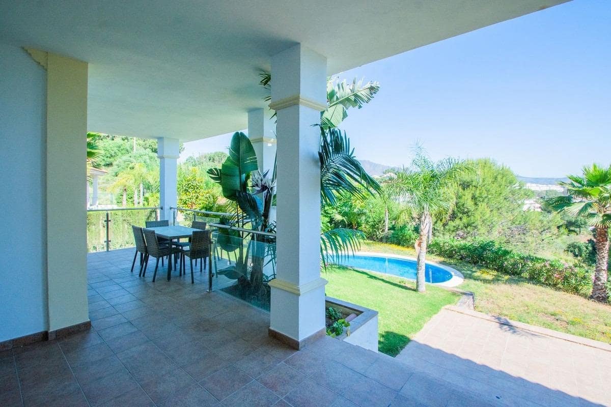 5 sovrum Villa till salu i Mijas med pool garage - 1 350 000 € (Ref: 10159638)