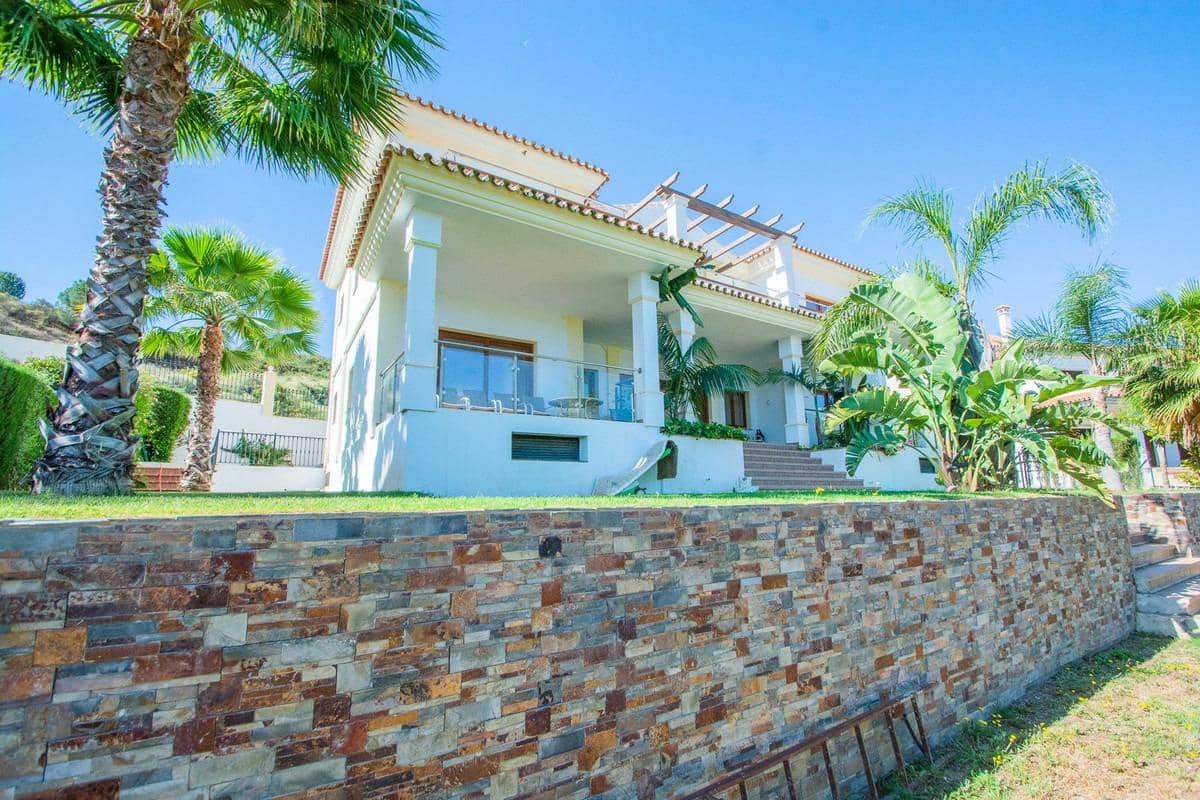 5 sovrum Villa till salu i Mijas med pool garage - 1 350 000 € (Ref: 10159638)