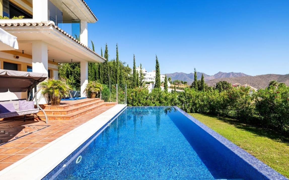 Chalet de 6 habitaciones en La Mairena en venta con piscina garaje - 2.100.000 € (Ref: 10159639)