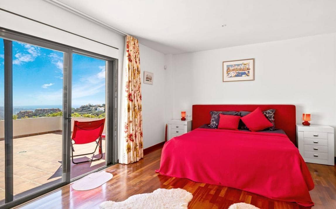 Chalet de 6 habitaciones en La Mairena en venta con piscina garaje - 2.100.000 € (Ref: 10159639)