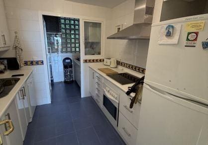 2 bedroom Apartment for sale in La Mairena with pool garage - € 380,000 (Ref: 10161761)