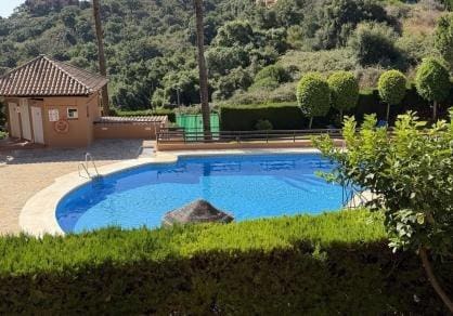 2 bedroom Apartment for sale in La Mairena with pool garage - € 380,000 (Ref: 10161761)