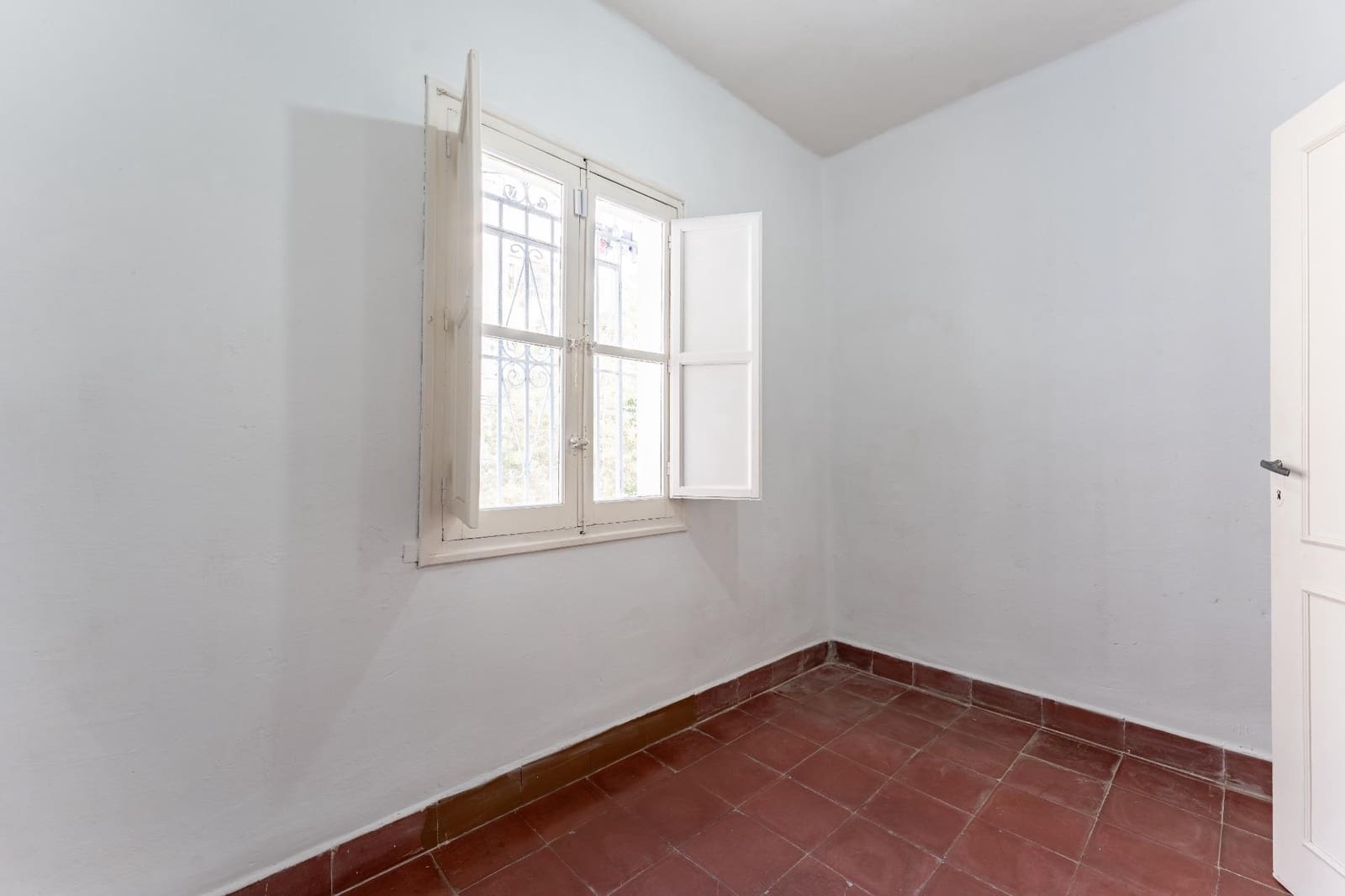 4 slaapkamer Flat te koop in Malaga stad - € 230.000 (Ref: 10173878)