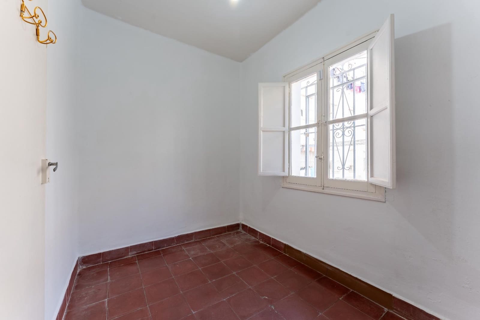 4 slaapkamer Flat te koop in Malaga stad - € 230.000 (Ref: 10173878)