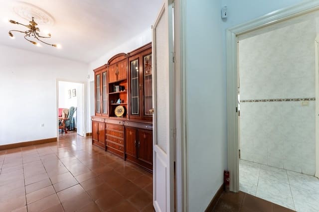 4 soverom Leilighet til salgs i Ciudad Jardín, Málaga by - € 230 000 (Ref: 10173878)