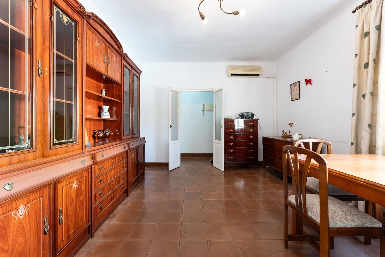 4 slaapkamer Flat te koop in Malaga stad - € 230.000 (Ref: 10173878)
