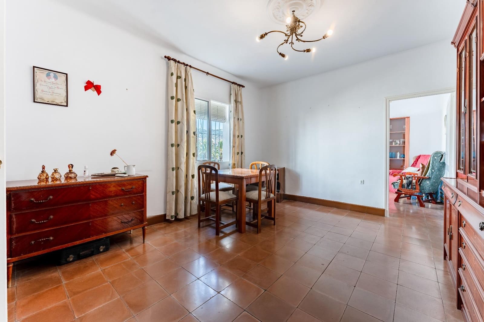4 slaapkamer Flat te koop in Malaga stad - € 230.000 (Ref: 10173878)