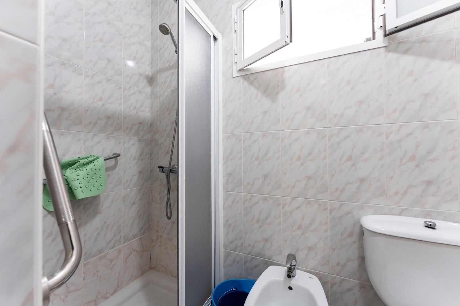 4 slaapkamer Flat te koop in Malaga stad - € 230.000 (Ref: 10173878)