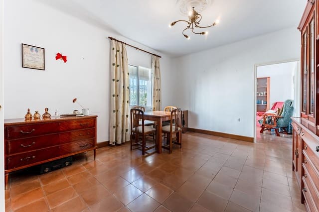 4 soverom Leilighet til salgs i Ciudad Jardín, Málaga by - € 230 000 (Ref: 10173878)