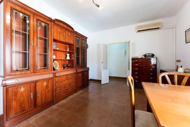 4 soverom Leilighet til salgs i Ciudad Jardín, Málaga by - € 230 000 (Ref: 10173878)