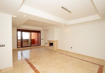 2 quarto Apartamento para venda em La Mairena com piscina garagem - 365 000 € (Ref: 10177413)