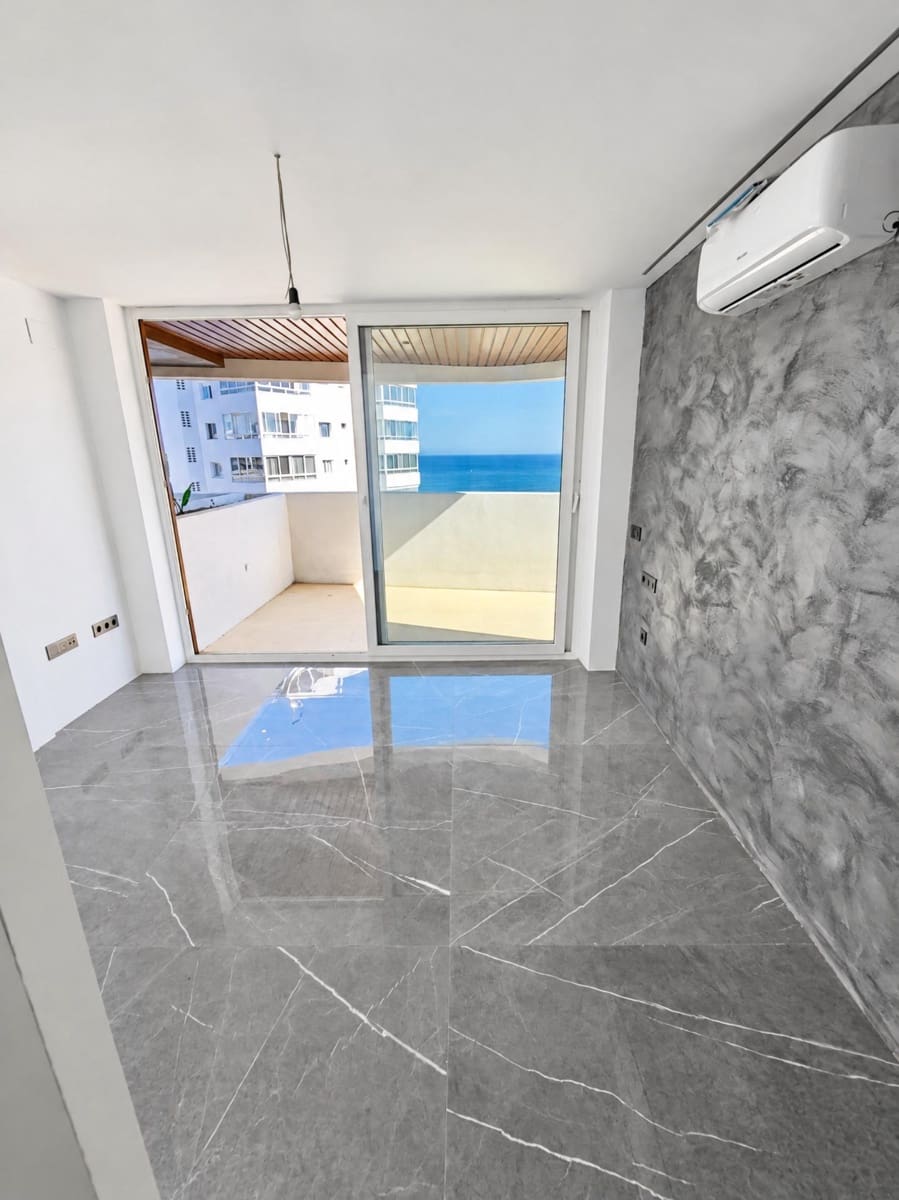 2 bedroom Penthouse for sale in Arroyo de la Miel with pool garage - € 695,000 (Ref: 10180835)