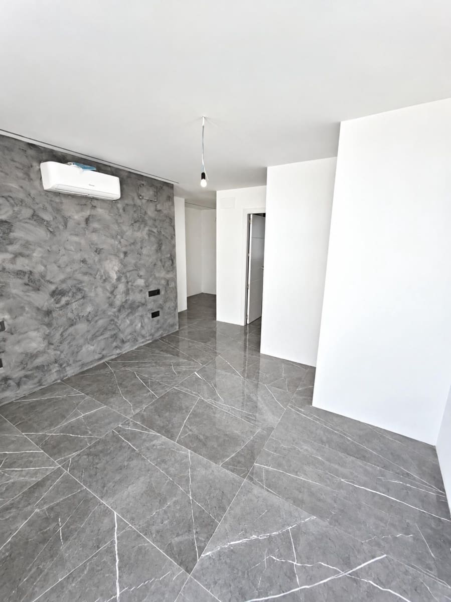 2 bedroom Penthouse for sale in Arroyo de la Miel with pool garage - € 695,000 (Ref: 10180835)