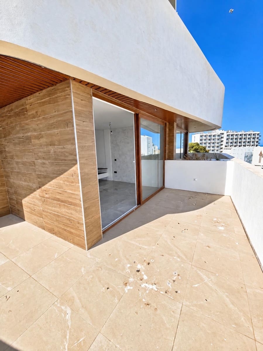 2 bedroom Penthouse for sale in Arroyo de la Miel with pool garage - € 695,000 (Ref: 10180835)