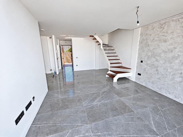 2 bedroom Penthouse for sale in Arroyo de la Miel, Benalmádena with pool garage - € 695,000 (Ref: 10180835)