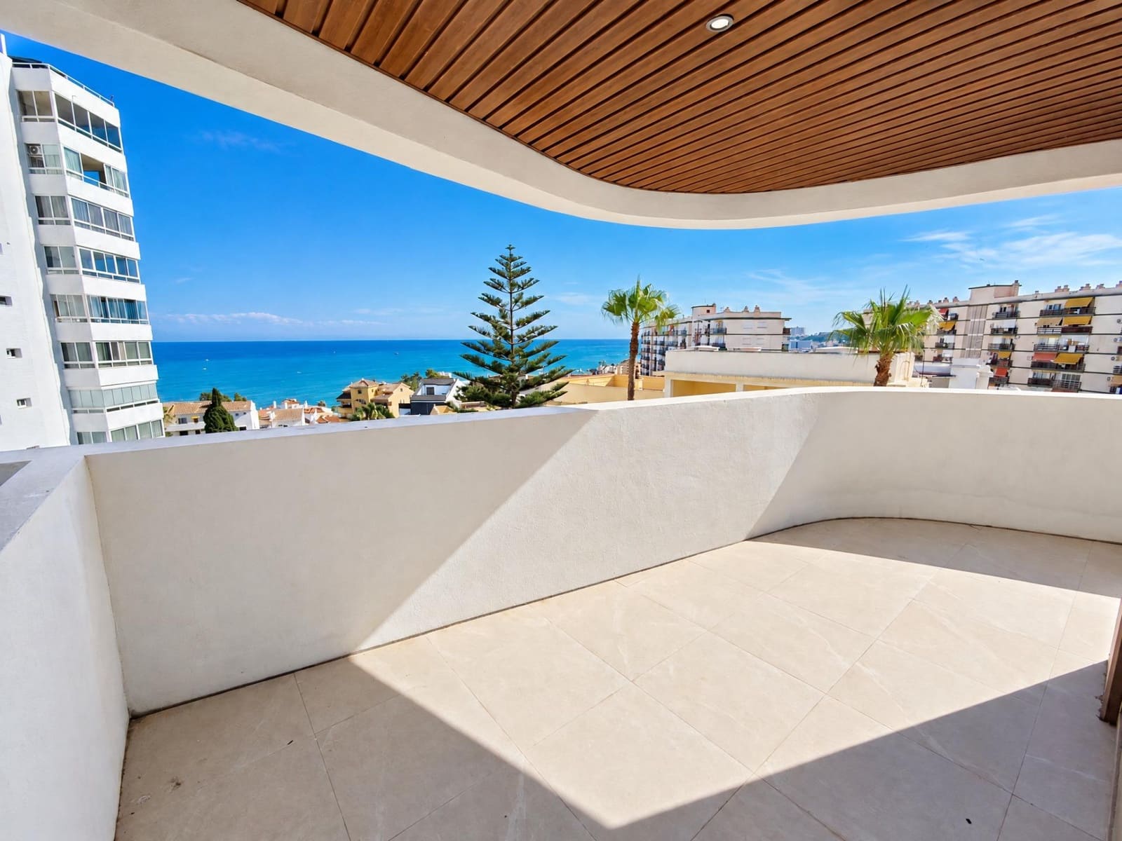 2 bedroom Penthouse for sale in Arroyo de la Miel with pool garage - € 695,000 (Ref: 10180835)