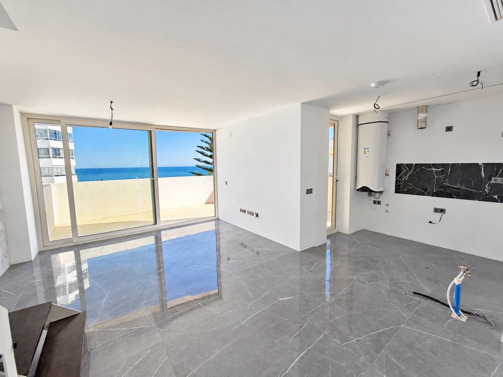 2 bedroom Penthouse for sale in Arroyo de la Miel with pool garage - € 695,000 (Ref: 10180835)