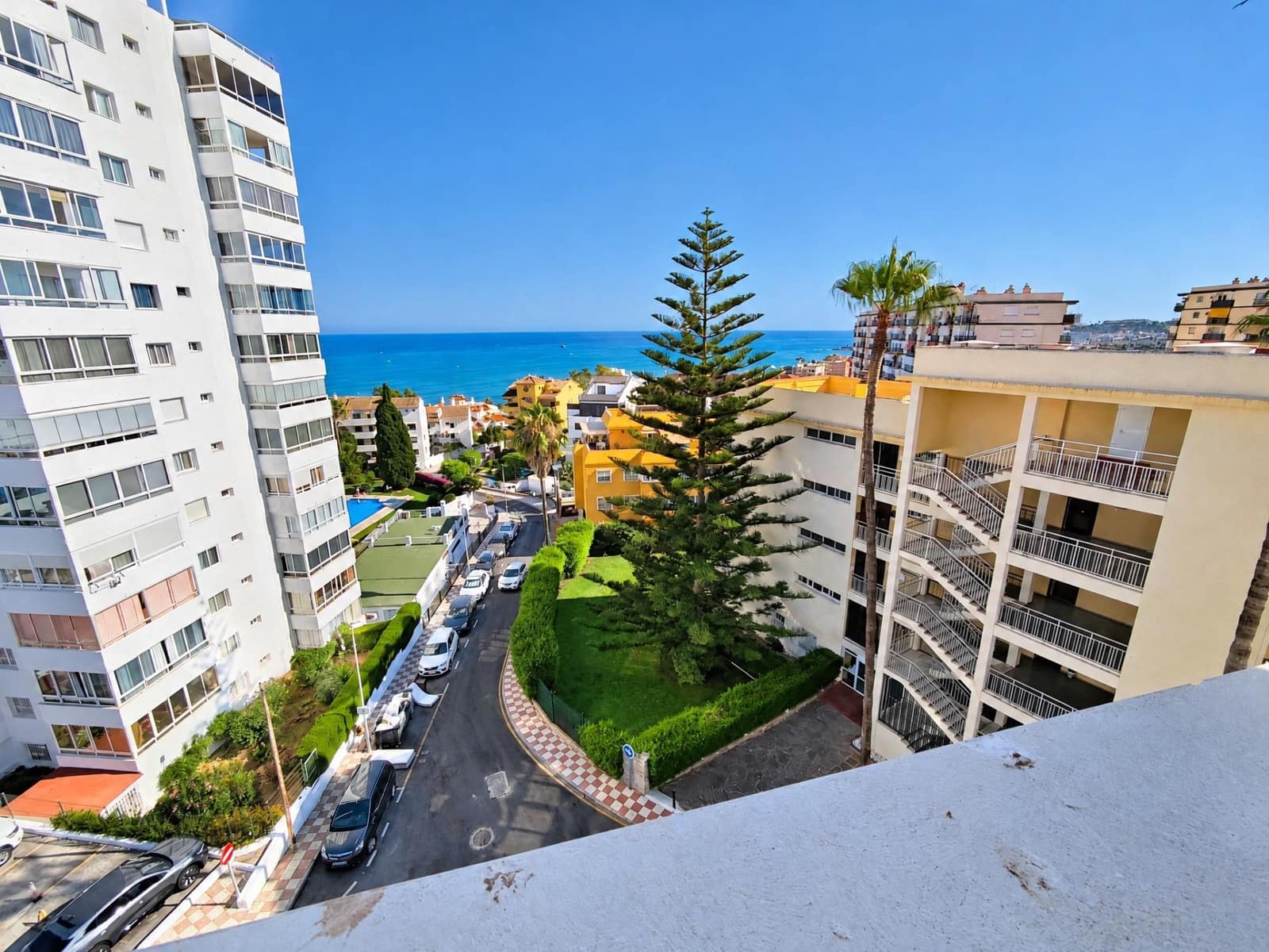 2 bedroom Penthouse for sale in Arroyo de la Miel with pool garage - € 695,000 (Ref: 10180835)