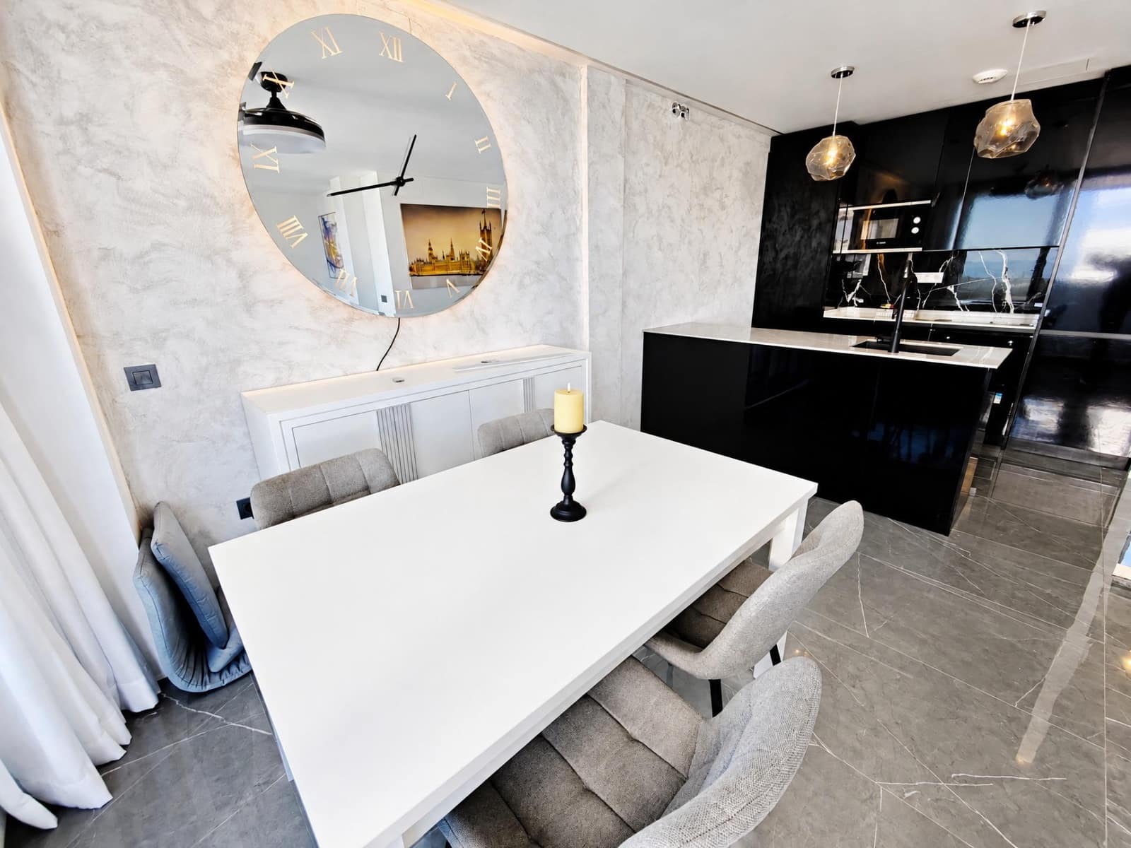 2 bedroom Apartment for sale in Arroyo de la Miel with pool garage - € 495,000 (Ref: 10180836)