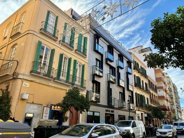 2 slaapkamer Flat te koop in Malaga stad - € 650.000 (Ref: 10180837)