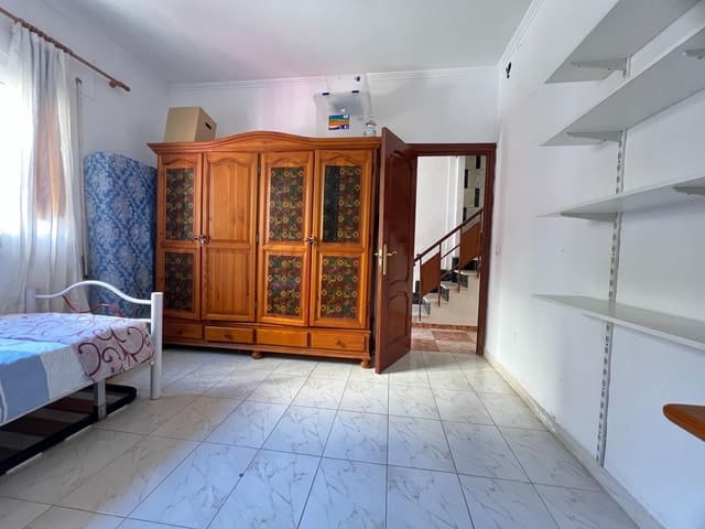 4 Zimmer Reihenhaus zu verkaufen in Málaga Stadt - 350.000 € (Ref: 10183097)