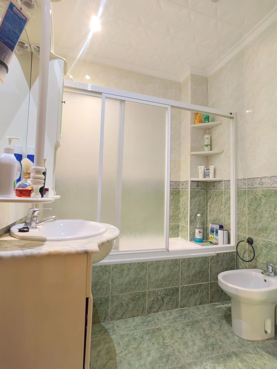 2 slaapkamer Huis te koop in Malaga stad - € 325.000 (Ref: 10187310)