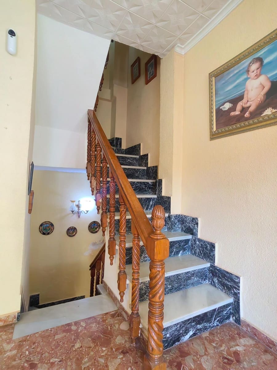 2 slaapkamer Huis te koop in Malaga stad - € 325.000 (Ref: 10187310)