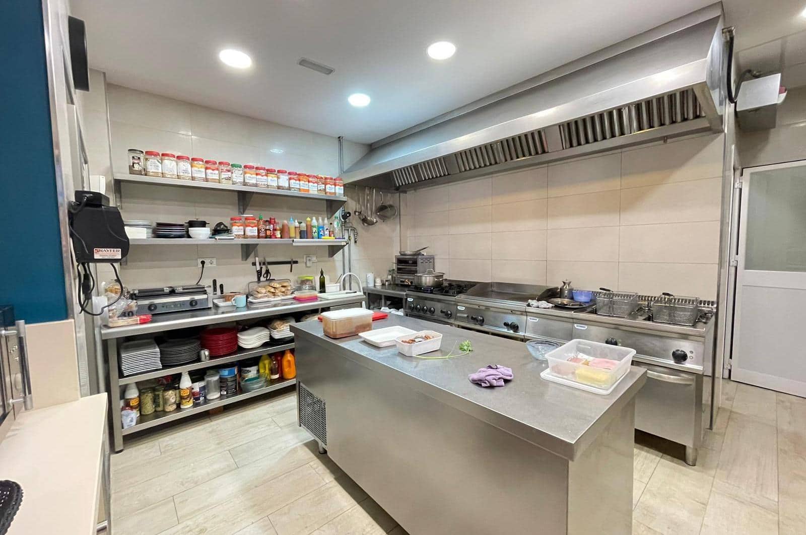 Local Commercial à vendre à Mijas - 590 000 € (Ref: 8429656)