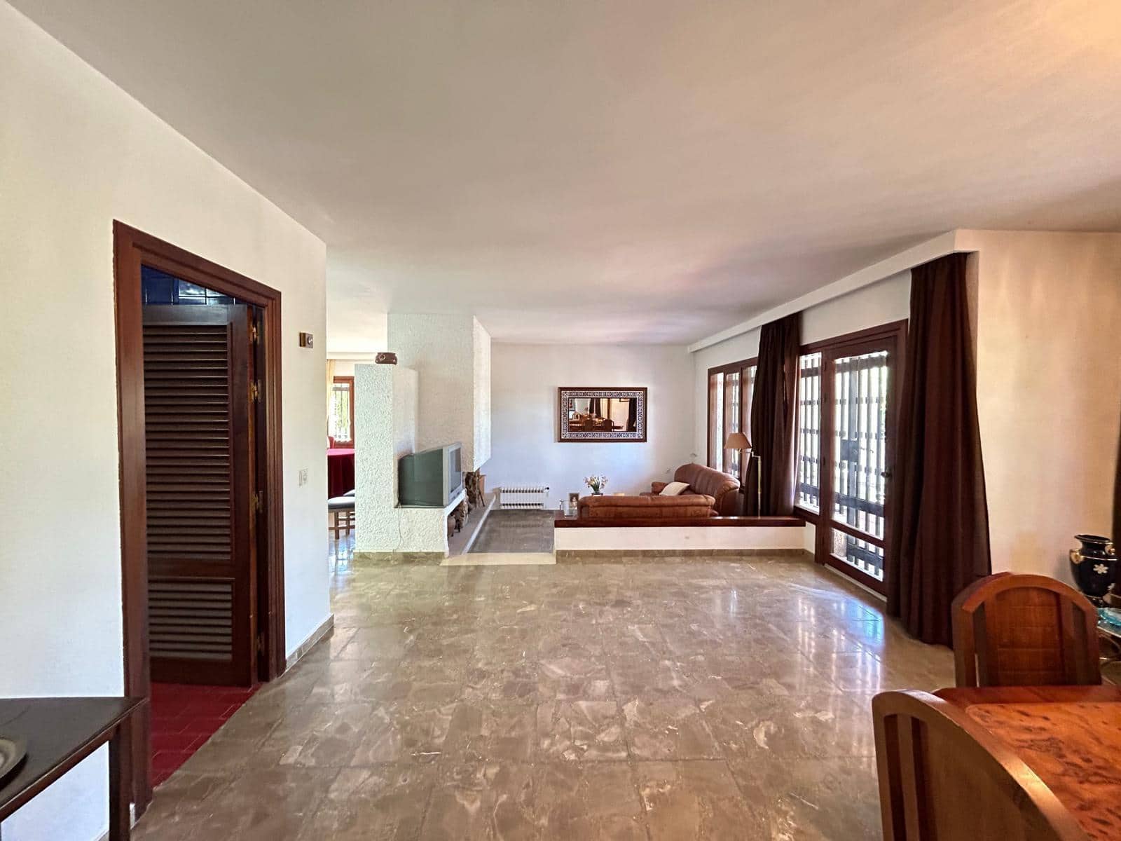 4 soverom Villa til salgs i Villanueva del Rosario med svømmebasseng garasje - € 450 000 (Ref: 8429673)