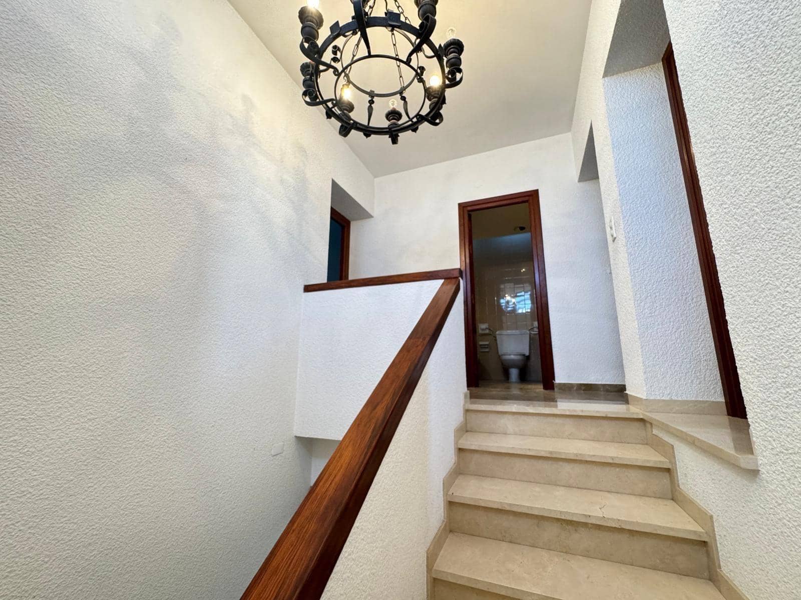 4 soverom Villa til salgs i Villanueva del Rosario med svømmebasseng garasje - € 450 000 (Ref: 8429673)