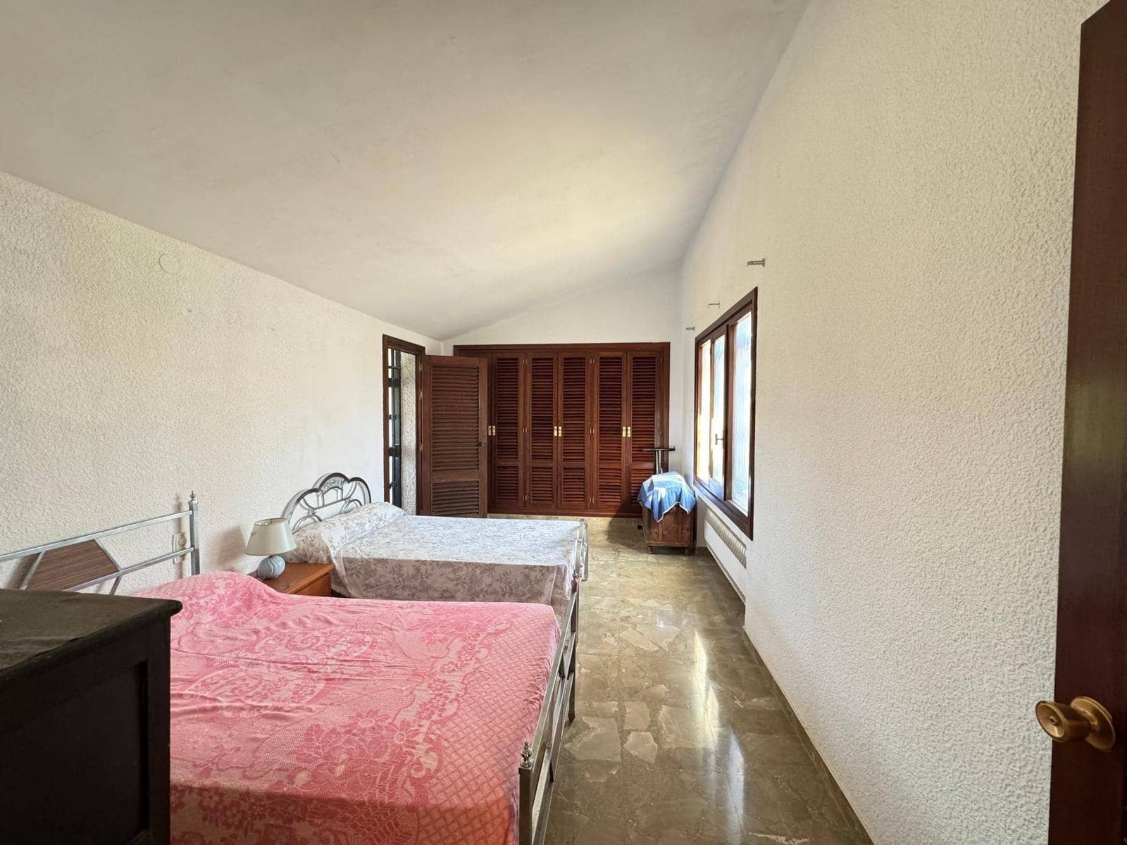 4 soverom Villa til salgs i Villanueva del Rosario med svømmebasseng garasje - € 450 000 (Ref: 8429673)