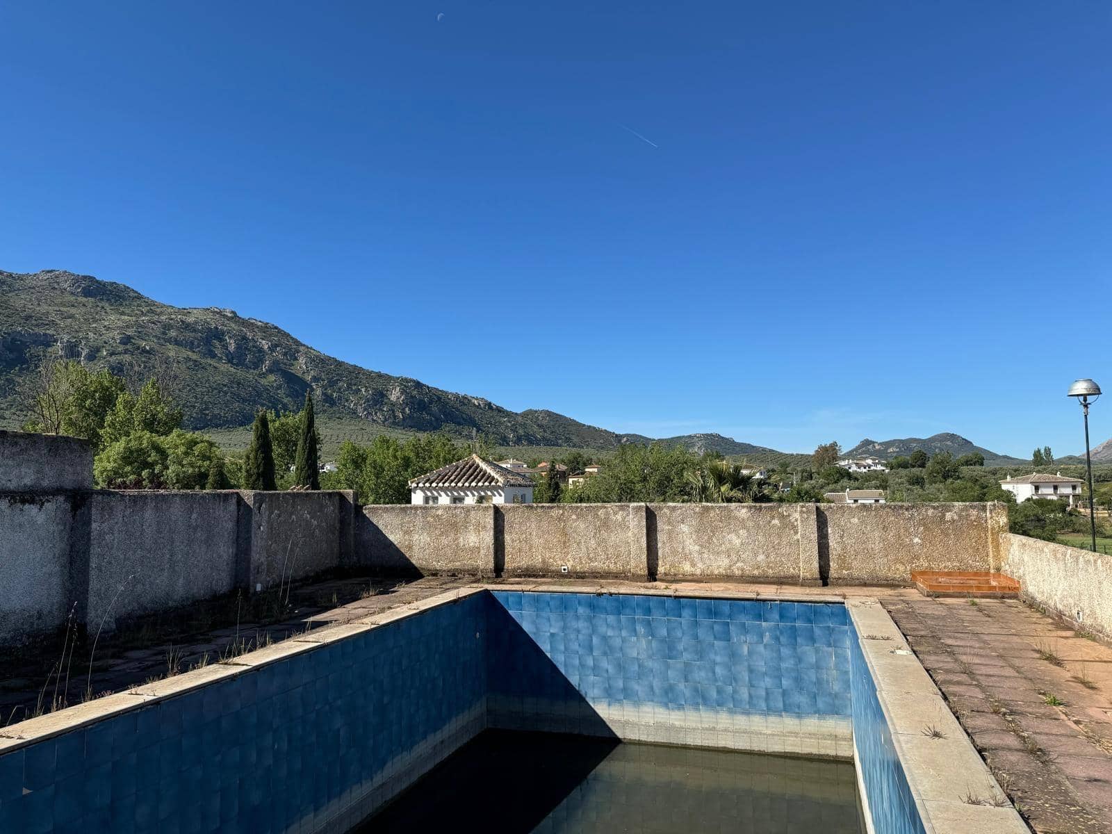 4 soverom Villa til salgs i Villanueva del Rosario med svømmebasseng garasje - € 450 000 (Ref: 8429673)