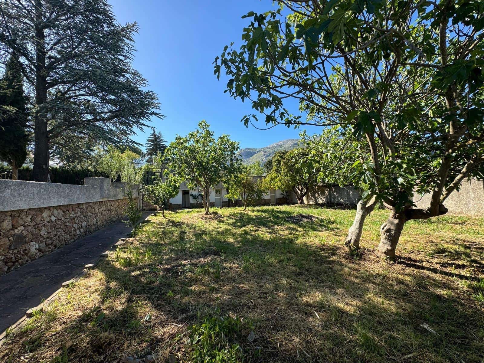 4 soverom Villa til salgs i Villanueva del Rosario med svømmebasseng garasje - € 450 000 (Ref: 8429673)