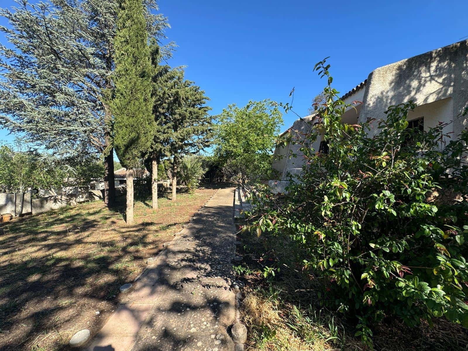 4 soverom Villa til salgs i Villanueva del Rosario med svømmebasseng garasje - € 450 000 (Ref: 8429673)