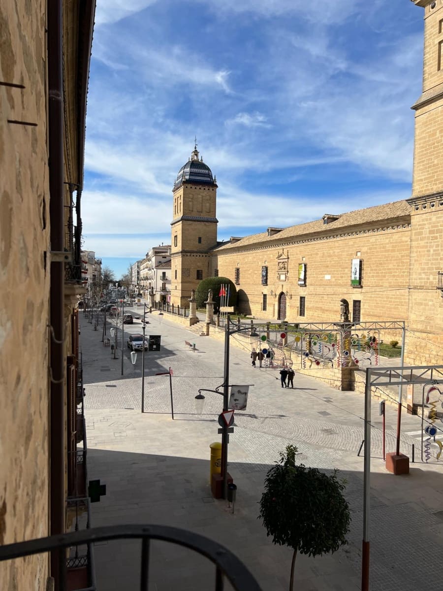 Chalet de 6 habitaciones en Ubeda en venta - 360.000 € (Ref: 8429684)