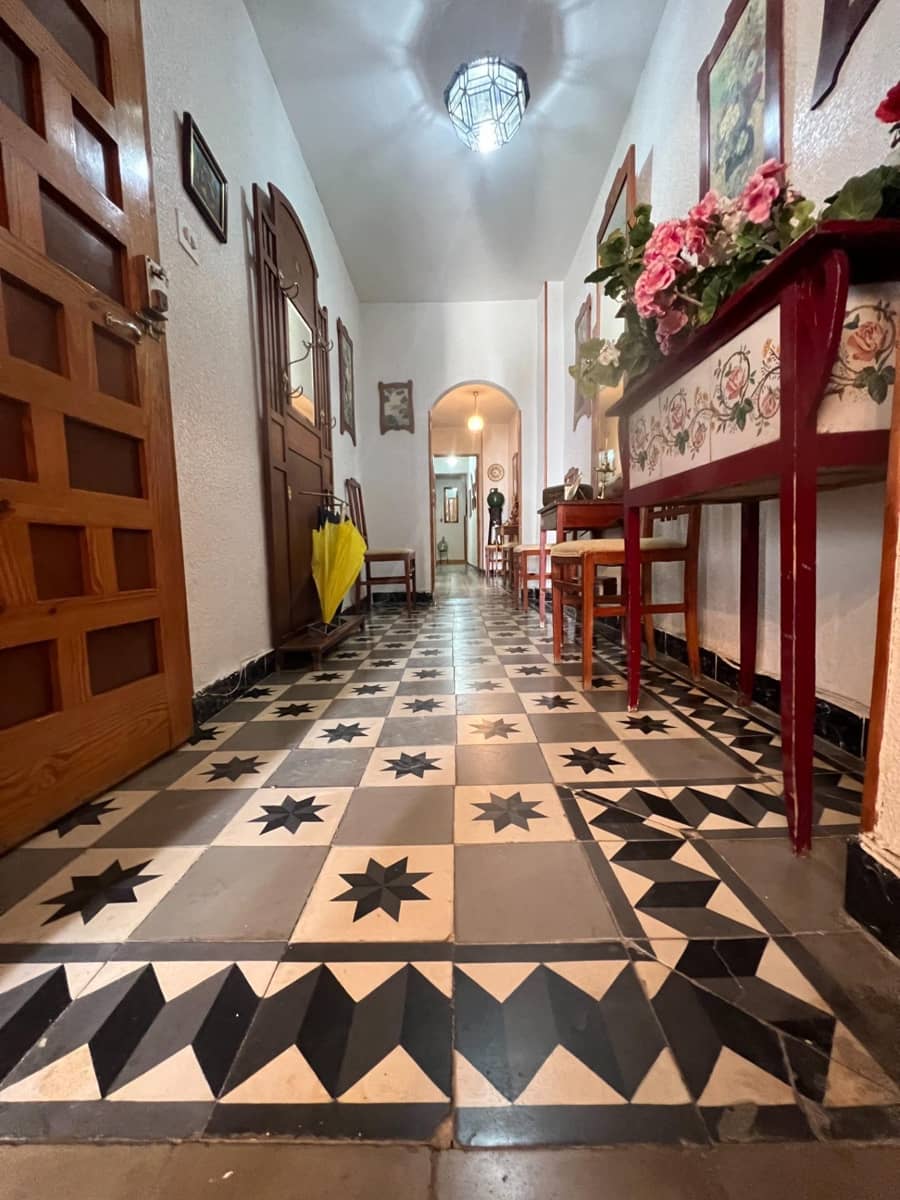 Chalet de 6 habitaciones en Ubeda en venta - 360.000 € (Ref: 8429684)