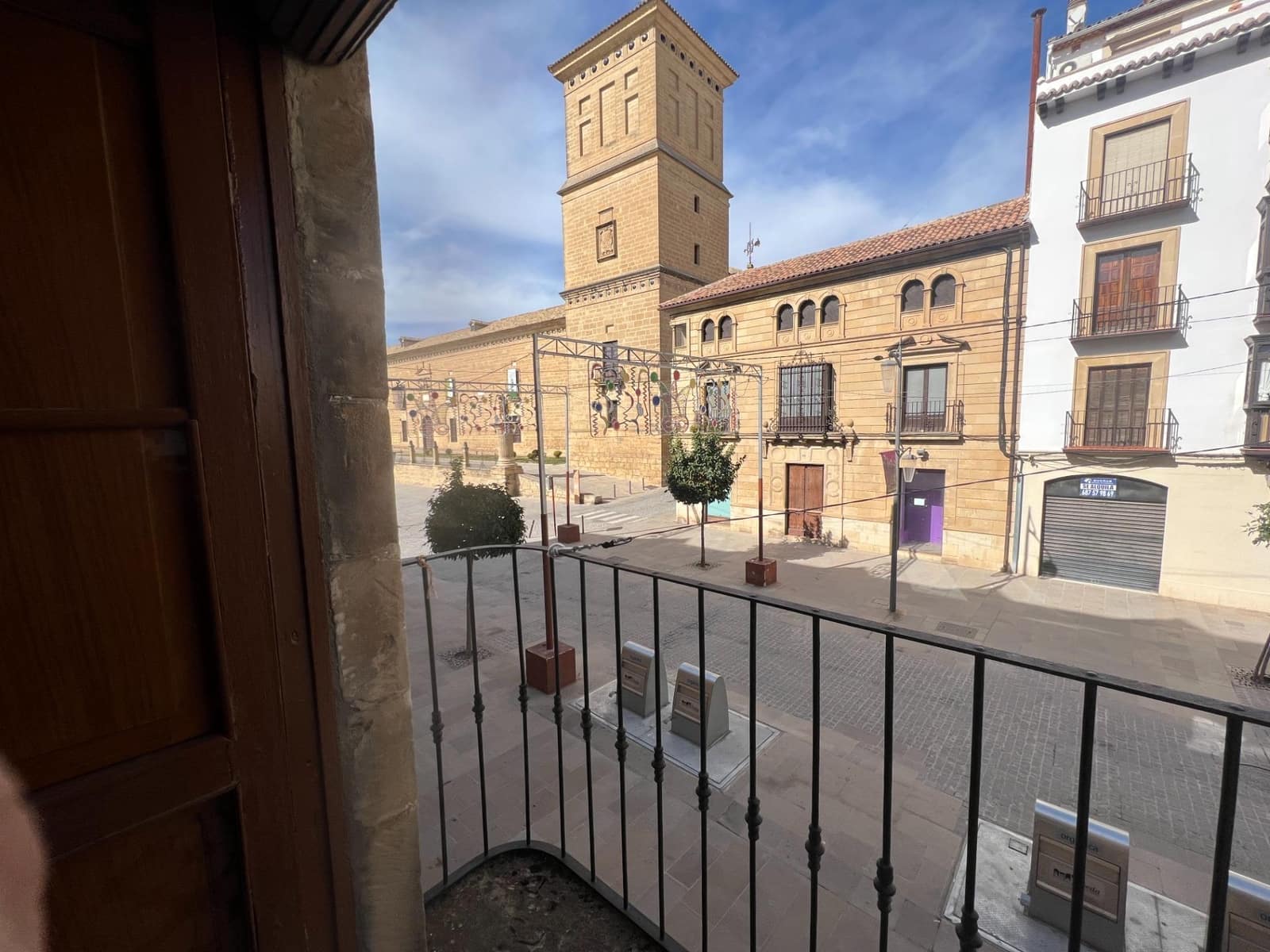 Chalet de 6 habitaciones en Ubeda en venta - 360.000 € (Ref: 8429684)